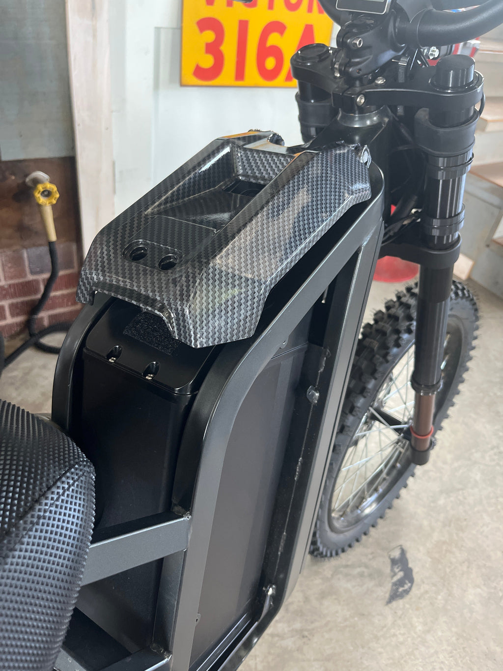 Surron lid mount v3