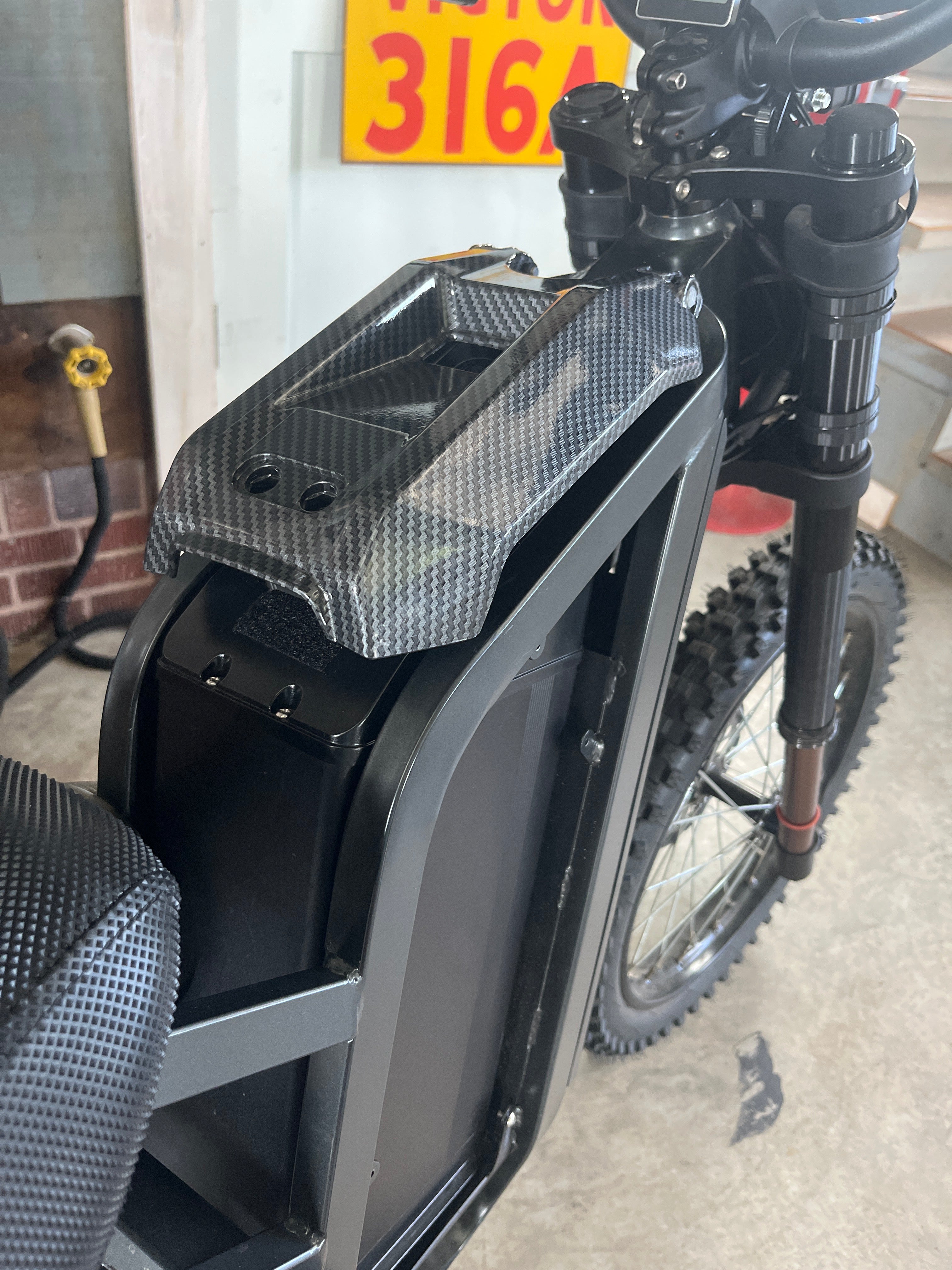 Surron lid mount v3