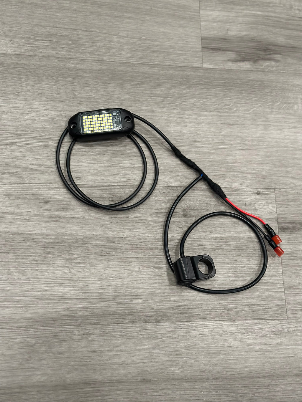 Ultra Bee V4 Plug & Play Rock Light