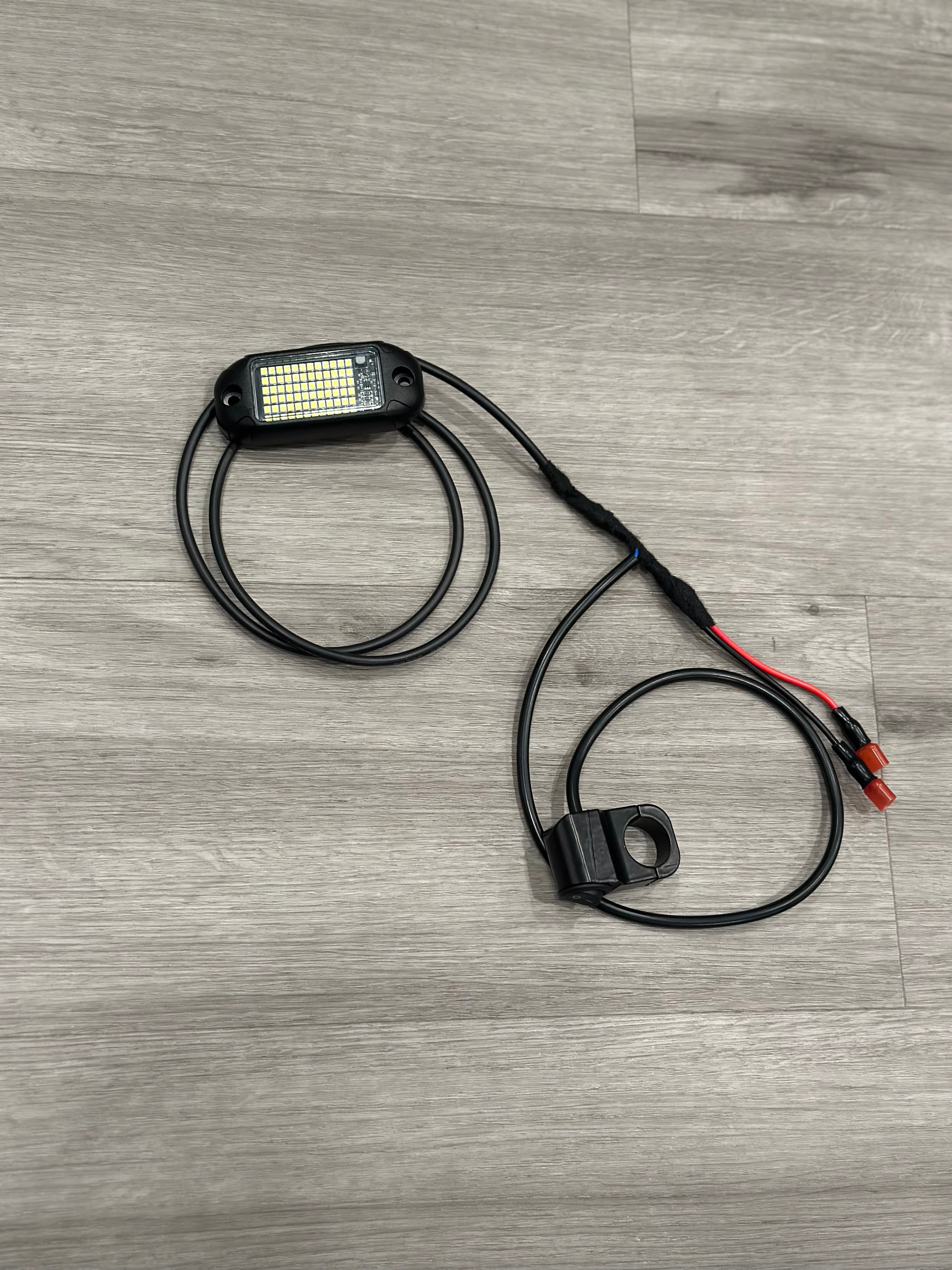 Ultra Bee V4 Plug & Play Rock Light