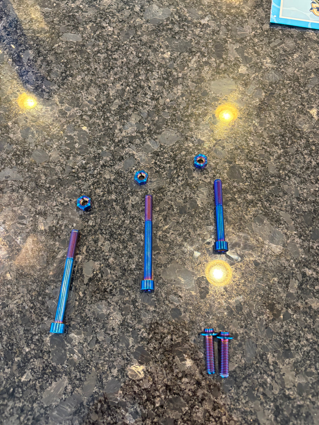 Talaria x3 Pro Full Suspension Titanium. (SHIPS AROUND 8/21)